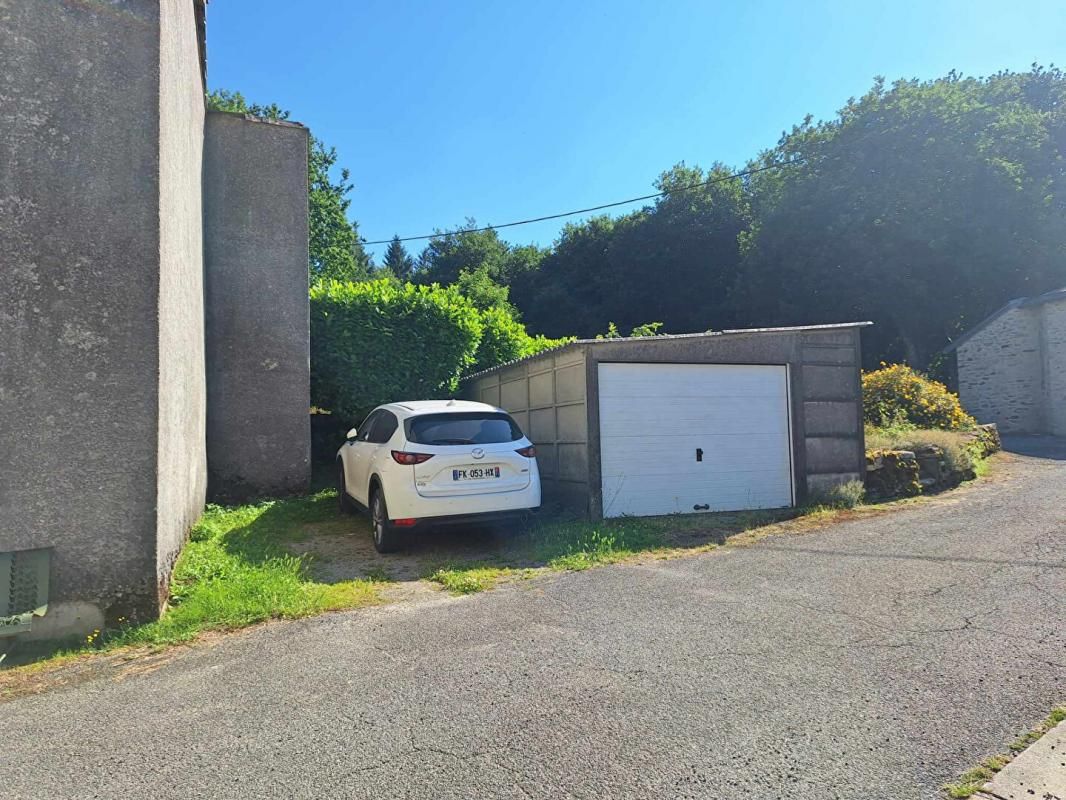 MAZAMET Maison rénovée montagne noire très proche Lac de Laprade avec jardin et garage 3