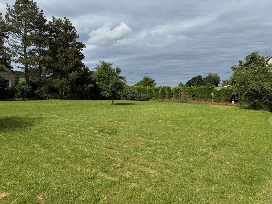 LANTENAY Terrain constructible de 1030 m2 2