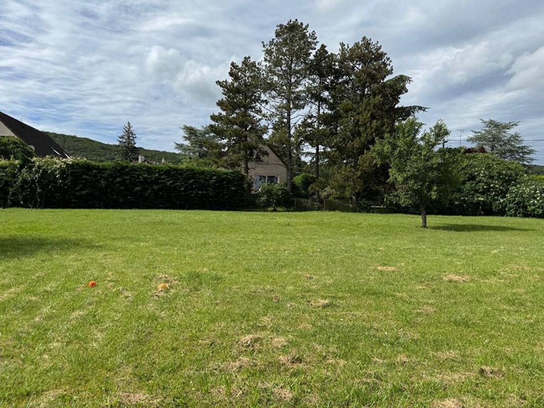 LANTENAY Terrain constructible de 1030 m2 3