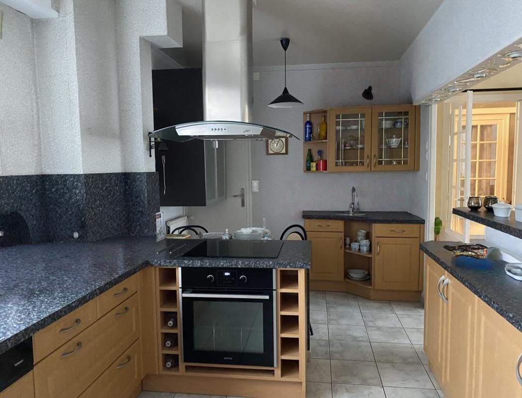 VICHY Appartement Vichy 5 pièce(s) 111 m2 2