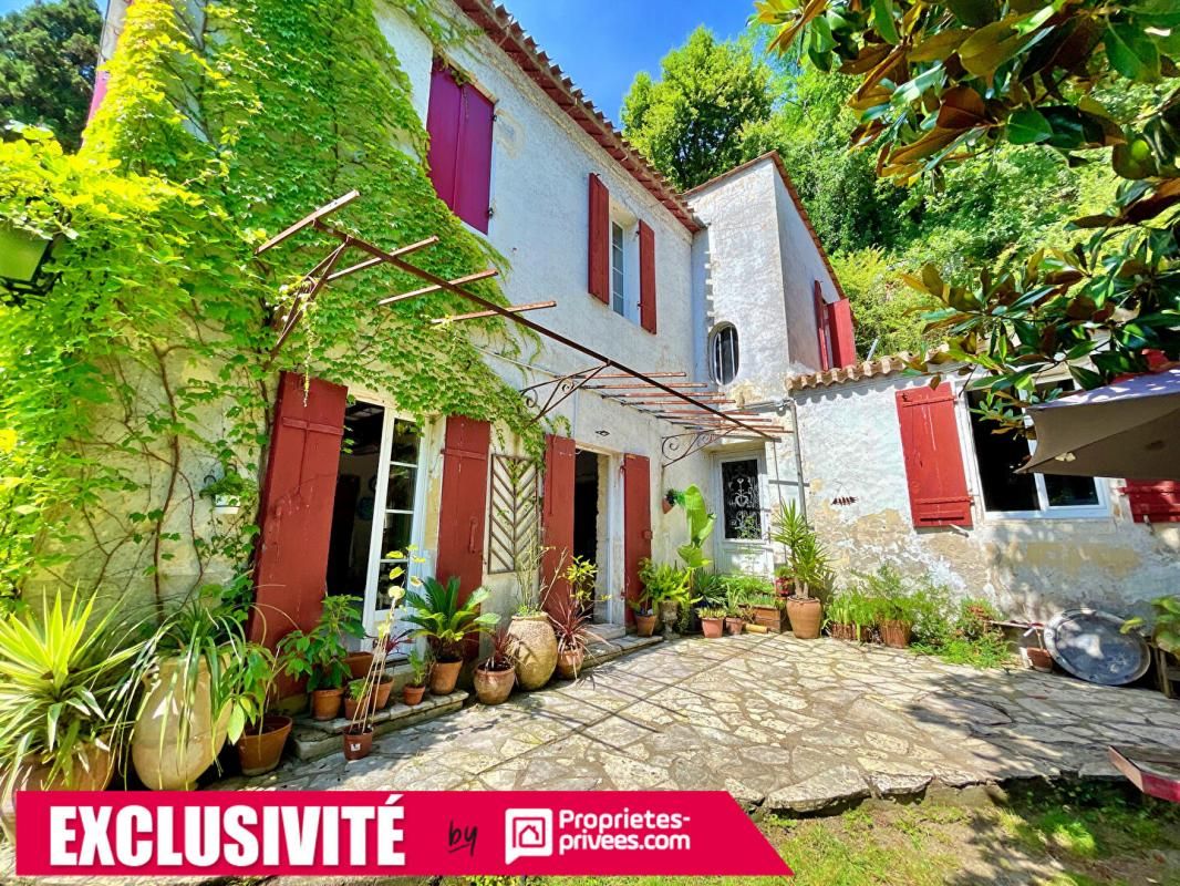 QUINSAC Maison Pierre Quinsac 8 pièce(s) 198 m2 avec dépendances 2