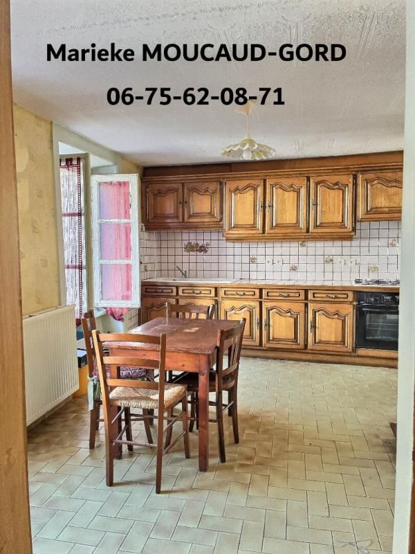 BEAUZAC BEAUZAC 43590 Maisons de 132m²  sur deux niveaux 4 chambres sur terrain 300m² en plein centre du village 4