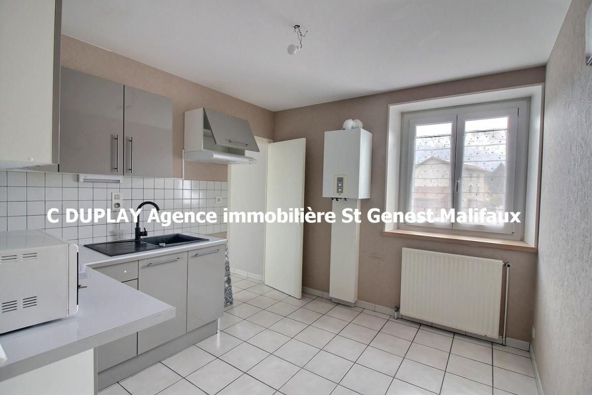 SAINT-GENEST-MALIFAUX Saint Genest Malifaux 42660 Centre village Appartement 77m² 3 chambres 2