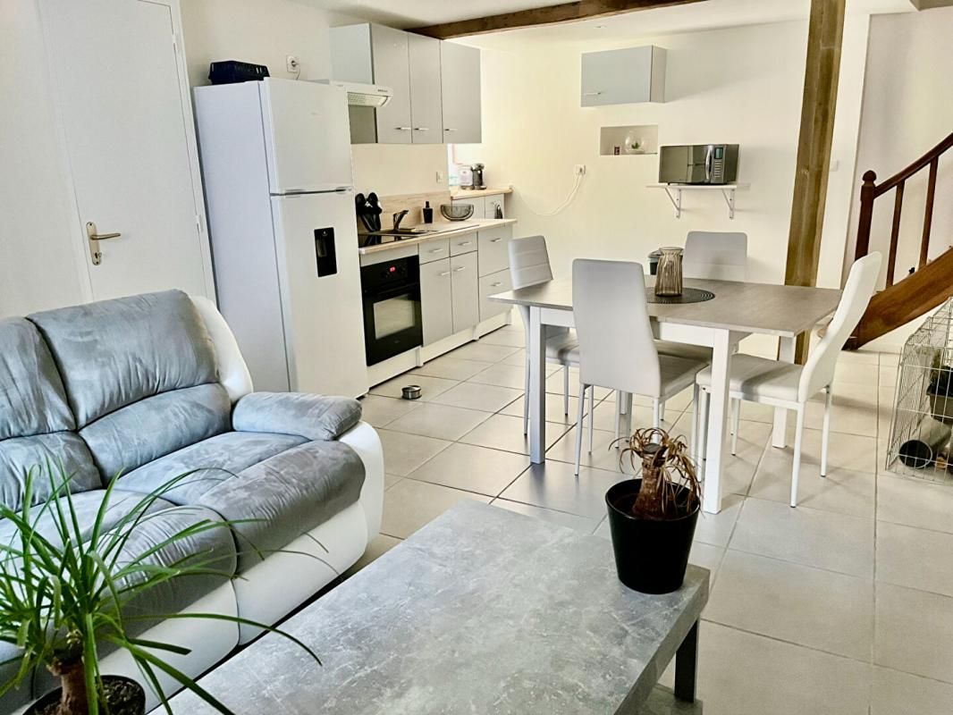 A vendre, immeuble de rapport à proximité de PERIGUEUX (24000) secteur OUEST