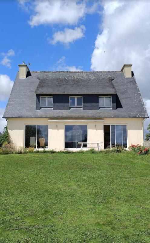 29520 Châteauneuf du Faou proche toutes commodités 4 / 5 chambres sur 2500 m² avec vue