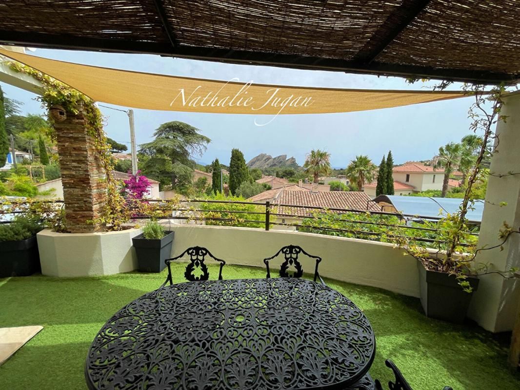LA CIOTAT A vendre Haut de Villa La Ciotat 3 pièces 93.5 m2 avec VUE - Terrasse 2