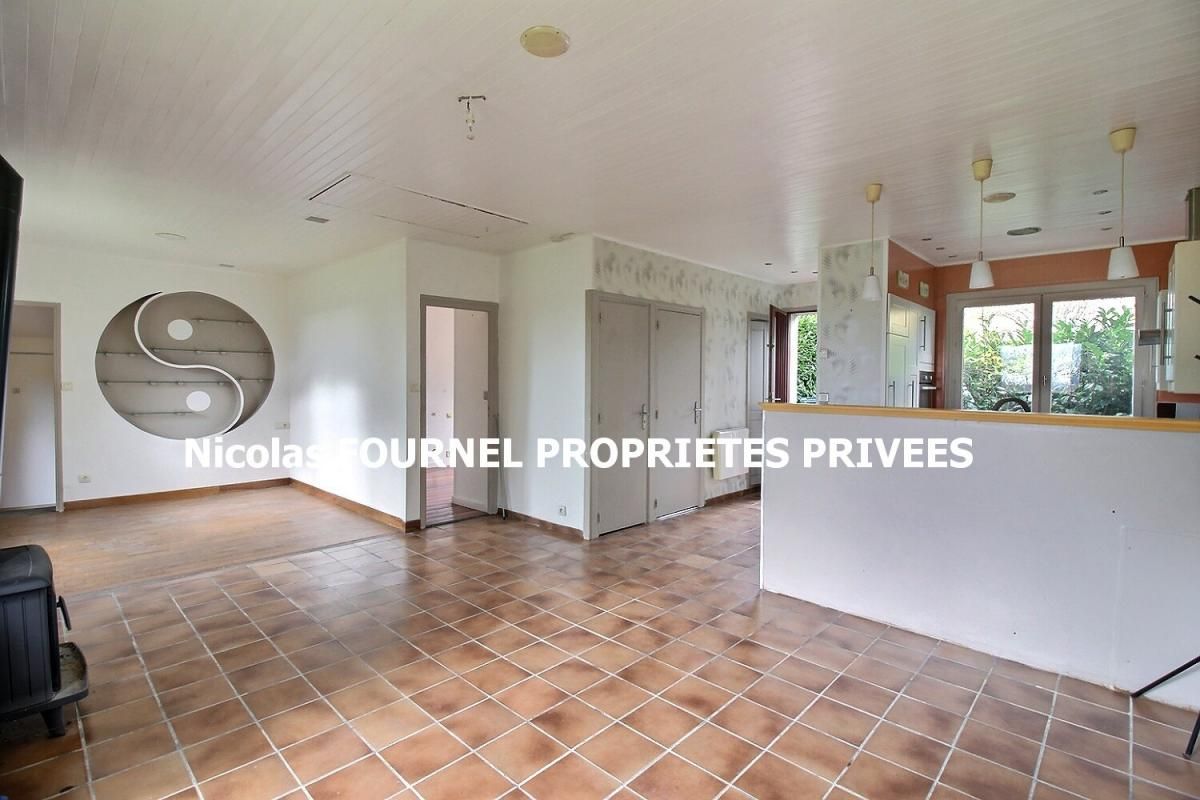 JONZIEUX JONZIEUX 42660 Maison plain-pied exposée Sud édifiée sur vide sanitaire 82m² habitables 2 chambres sur 1295m² de terrain 3