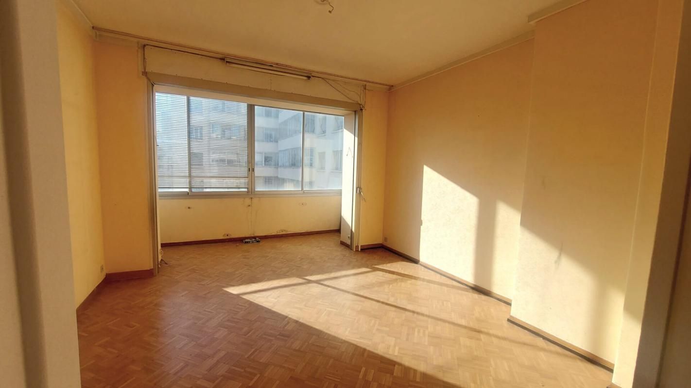 MARSEILLE-8E-ARRONDISSEMENT Appartement Marseille 3 pièce(s) 71 m2 avec balcon 2