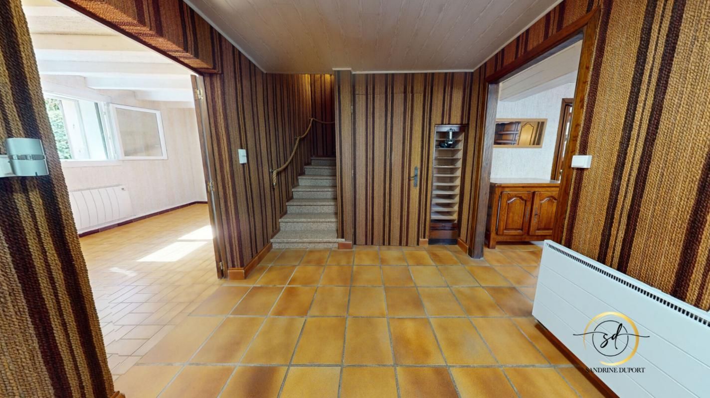 DREUILHE Maison de village T5 107 m2 rénovée en partie, avec grange attenante 95m2 au sol fort potentiel d'aménagement 2
