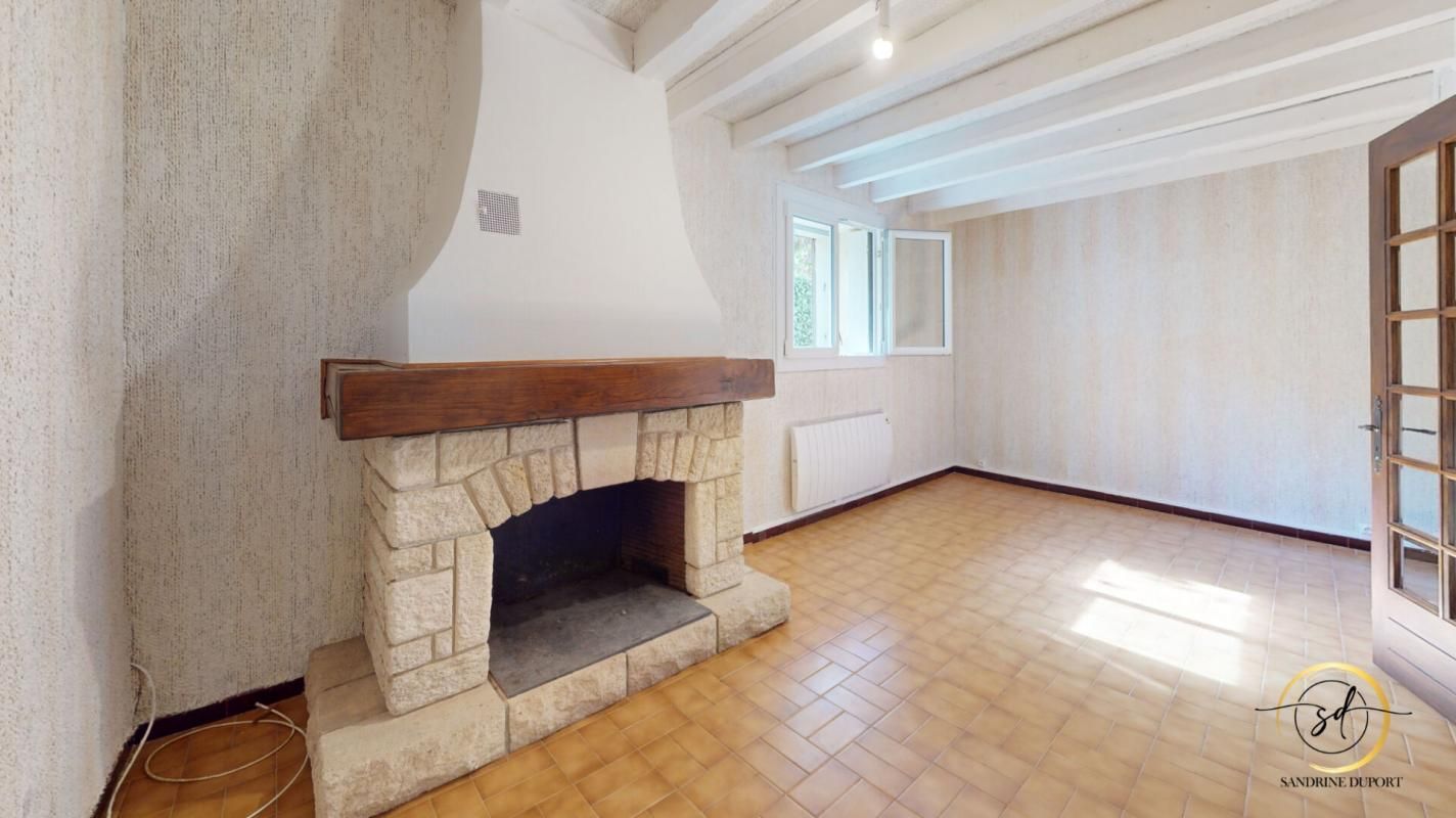 DREUILHE Maison de village T5 107 m2 rénovée en partie, avec grange attenante 95m2 au sol fort potentiel d'aménagement 3