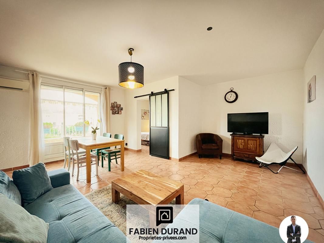 Grand T4  de 93 m²  avec 2 terasses dans petite copropriete avec parking