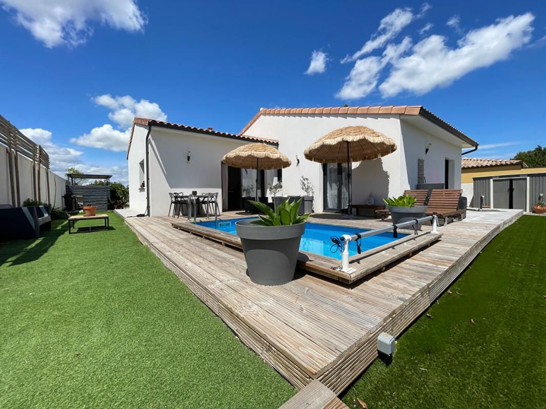 Villa avec piscine à Pailhes