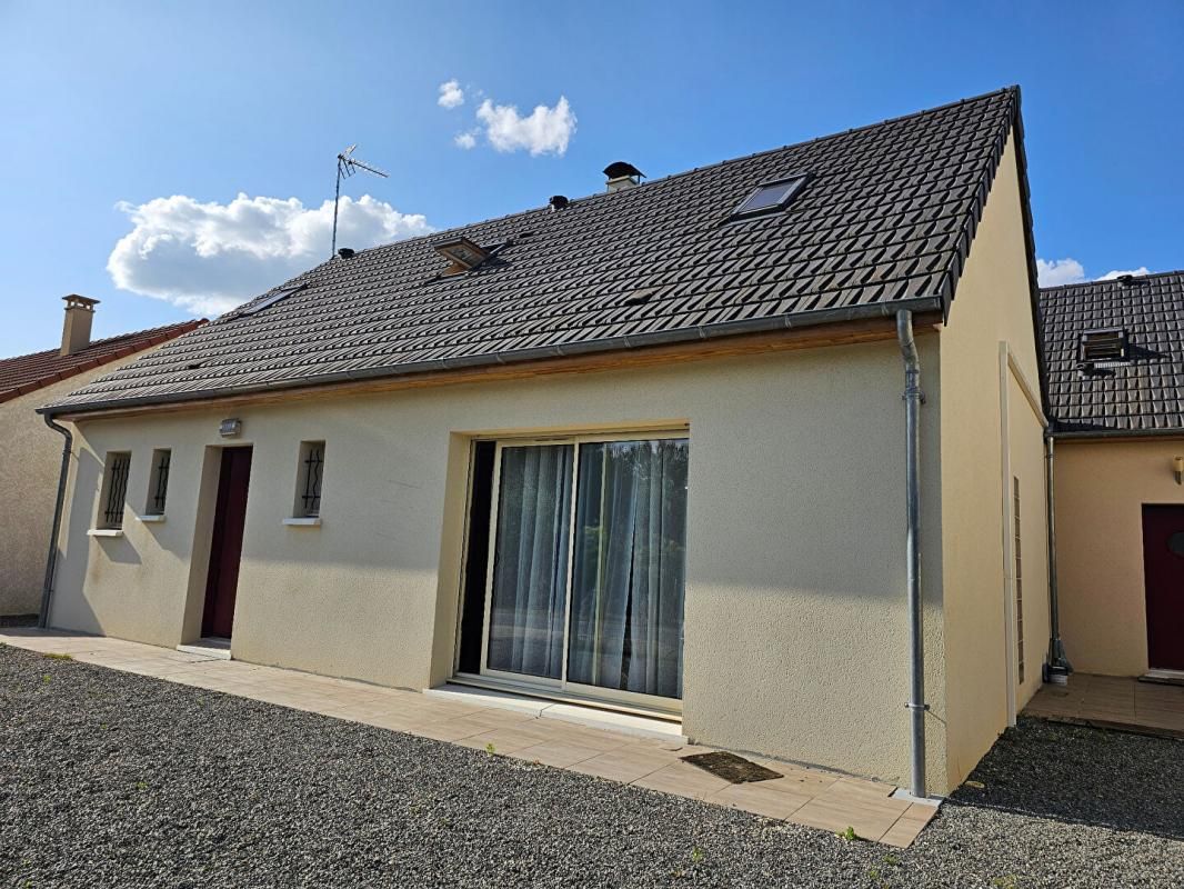 SAINT-GERMAIN-DU-PUY LOT DE 2 MAISONS RECENTES JARDIN 2