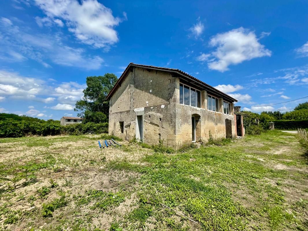 Maison Civrac De Blaye 6 pièce(s) 185 m2 + Grange 200 m2