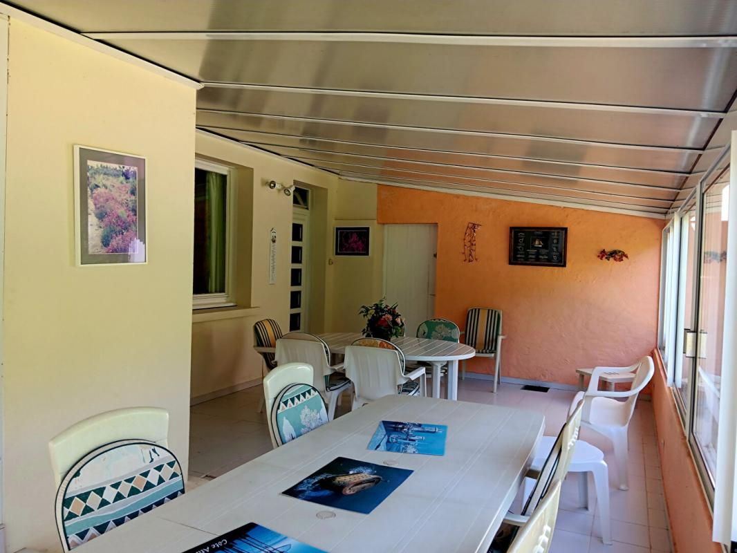 DONNEZAC Ensemble immobilier de 141 m2 avec piscine 2