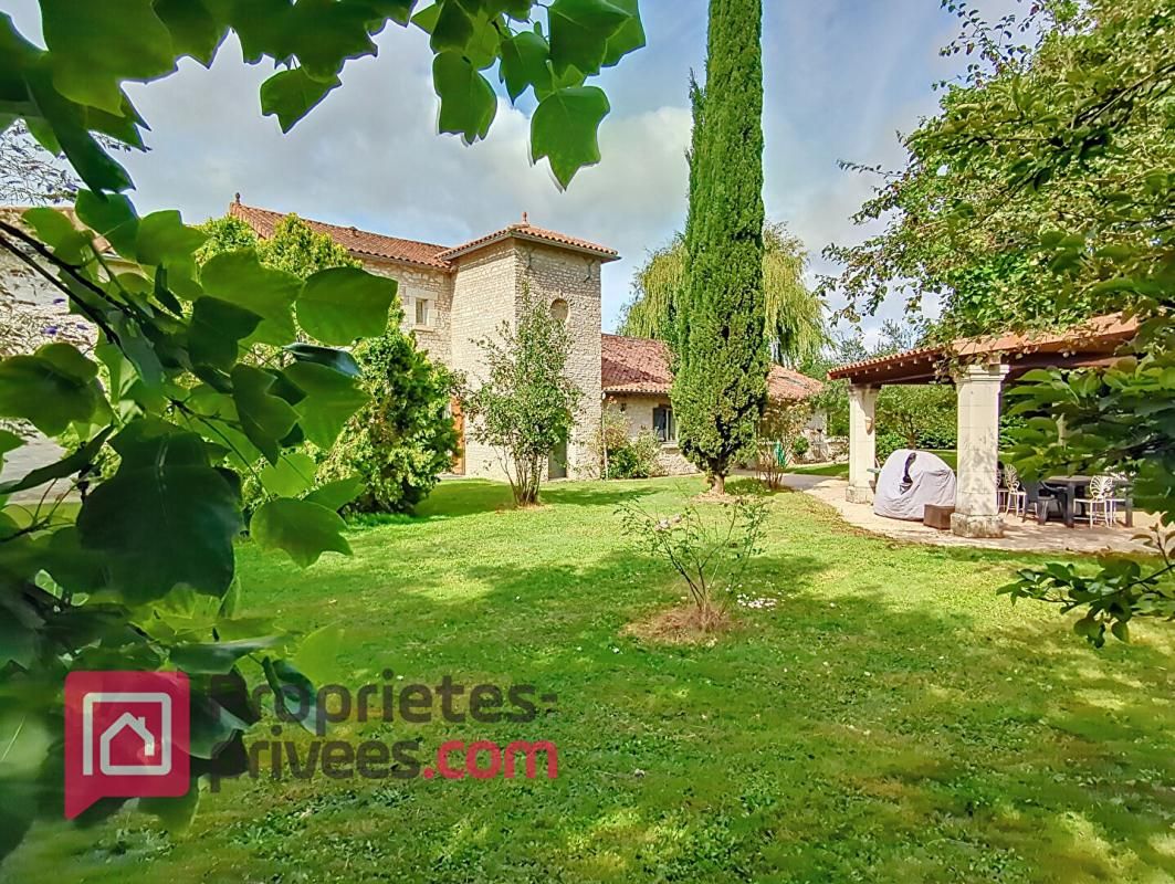 VEZIERES CHINON - VEZIERES Propriété de 280M2 2