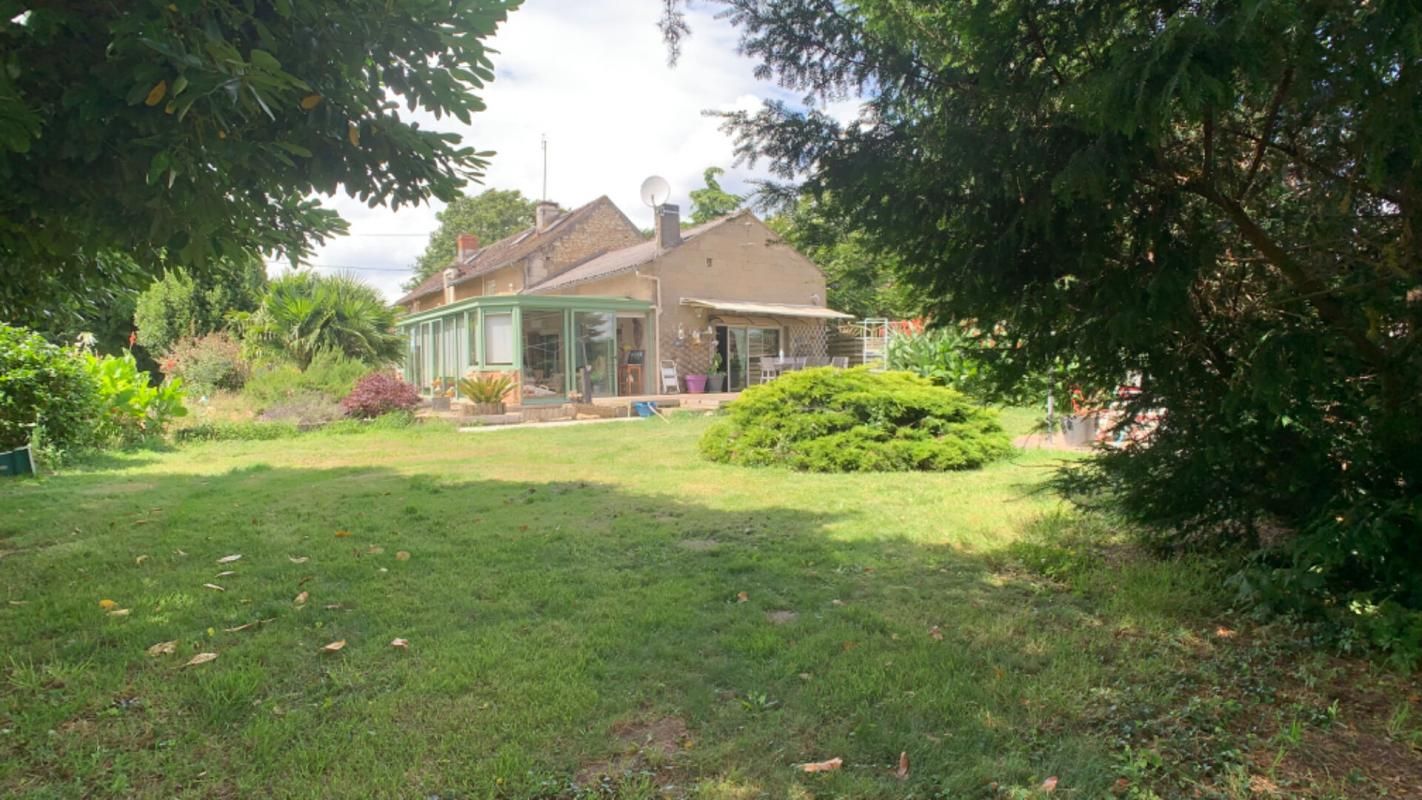 Magnifique Maison de 181 m² sur Grand Terrain à Naintré