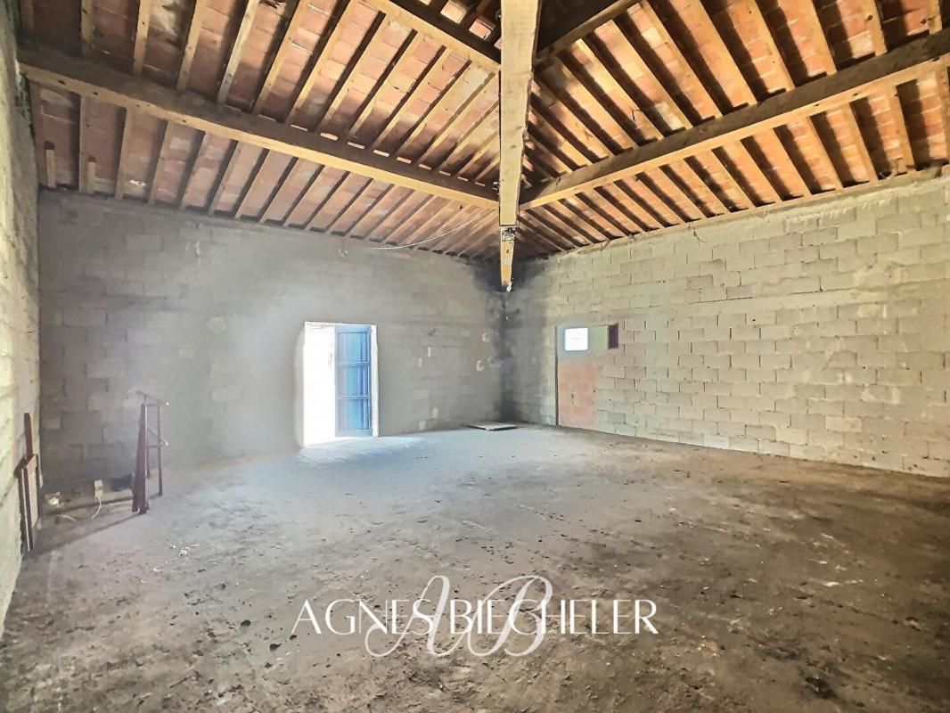 Grange à Ponteilla viabilisée avec garage