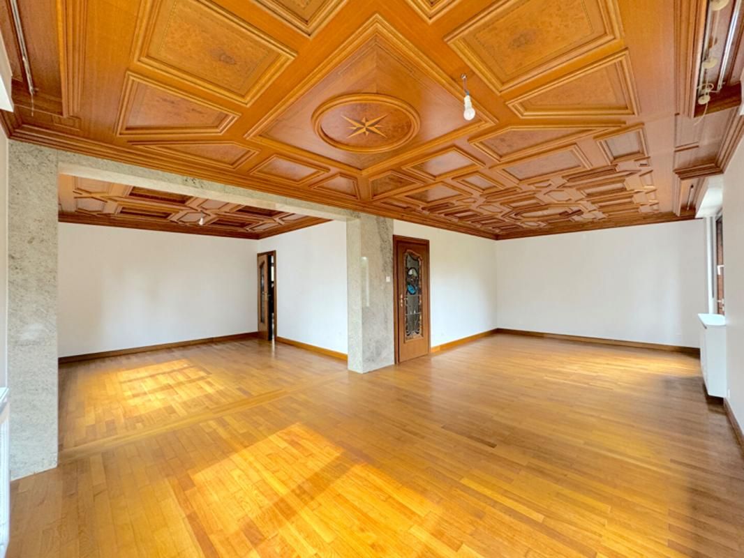 Maison 7/8 pièces 200 m² entièrement rénovée, avec jardin