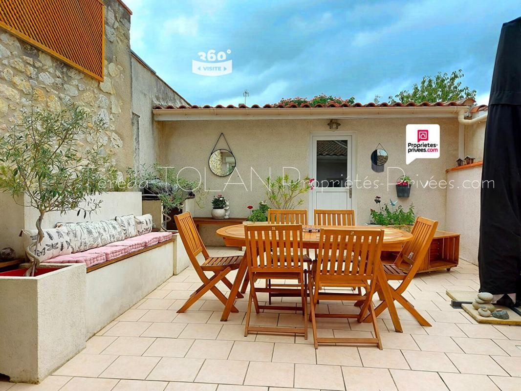 AGEN, Maison en pierre rénovée 6 pièce(s) 120 m² - 4 Chambres - Terrasse