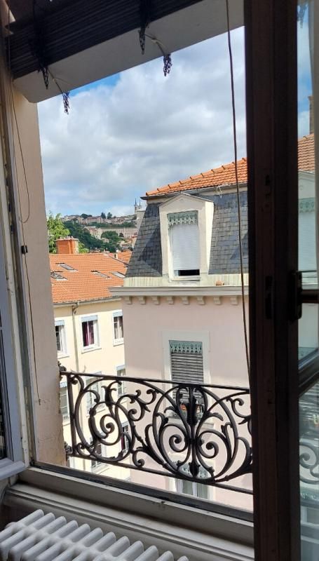 LYON-2E-ARRONDISSEMENT Quartier Lyon-Ainay, T2 76.85m², 1 chambre, étg5/6 avec asc 4