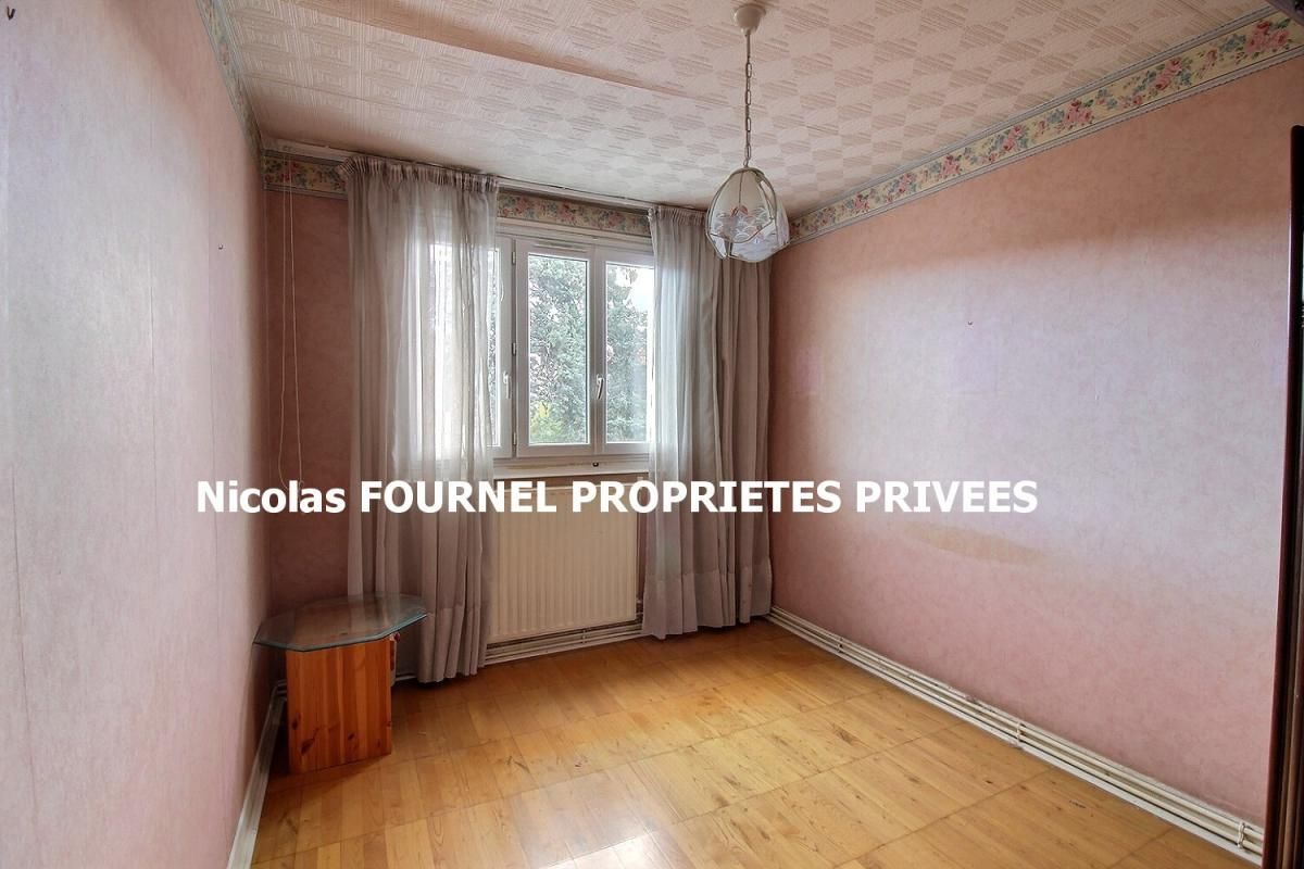 SAINT-PRIEST-EN-JAREZ Appartement St Priest En Jarez 5 pièce(s) 66.75 m2 3
