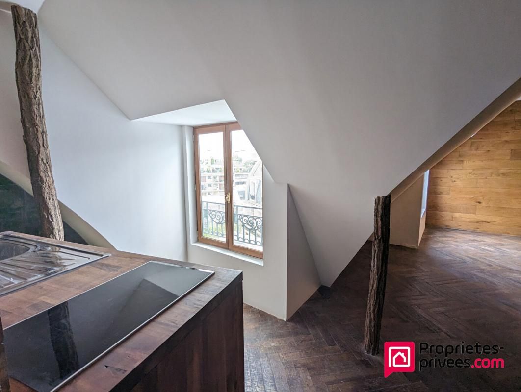 PARIS-16E-ARRONDISSEMENT Auteuil studio dernier étage 22m2 au sol 2
