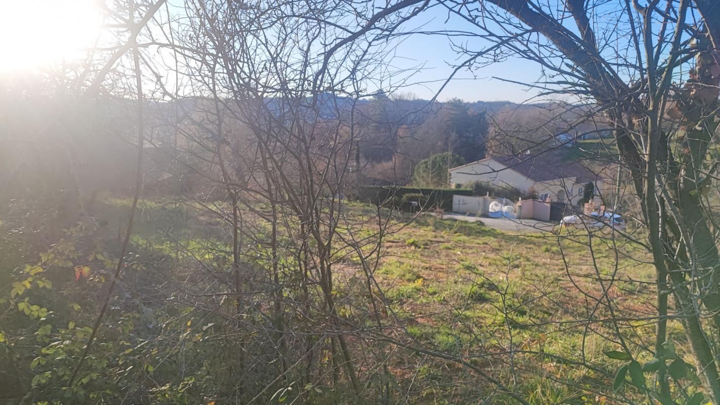 TERRAIN CONSTRUCTIBLE AVEC CU RÉALMONT 1100 m2