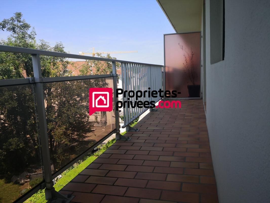 APPARTEMENT T4 traversant avec 2 Balcons et Cave