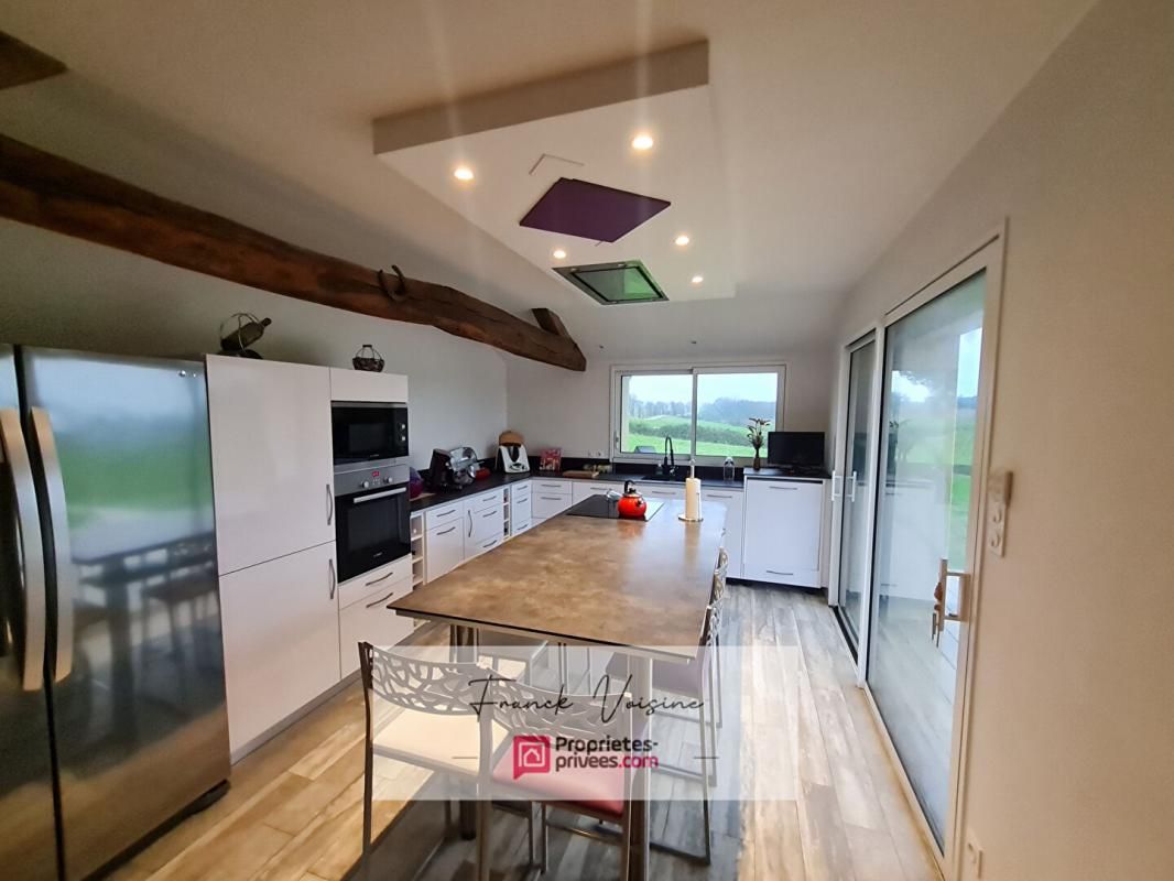 MOUCHAMPS Grange réhabilitée entièrement + Studio - Mouchamps - A VENDRE - Bien Rare sur le secteur - 223 m2 2