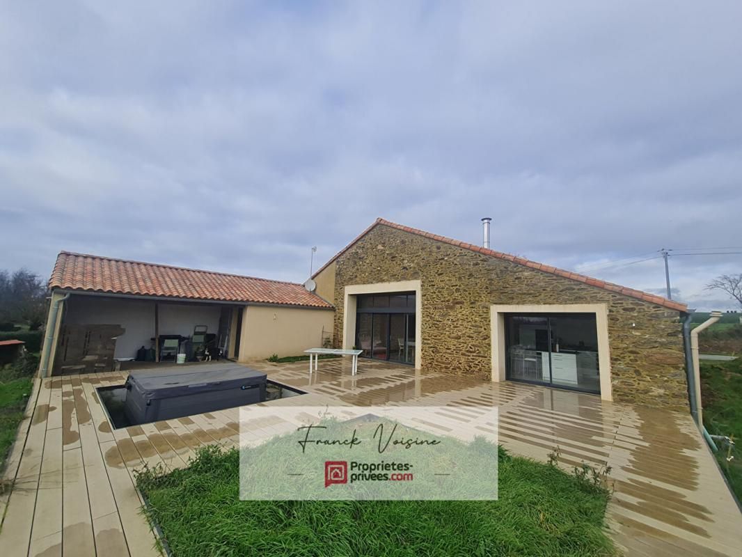 MOUCHAMPS Grange réhabilitée entièrement + Studio - Mouchamps - A VENDRE - Bien Rare sur le secteur - 223 m2 4