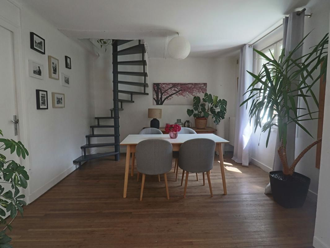 GUERANDE Maison de caractère avec studio attenant au calme 2