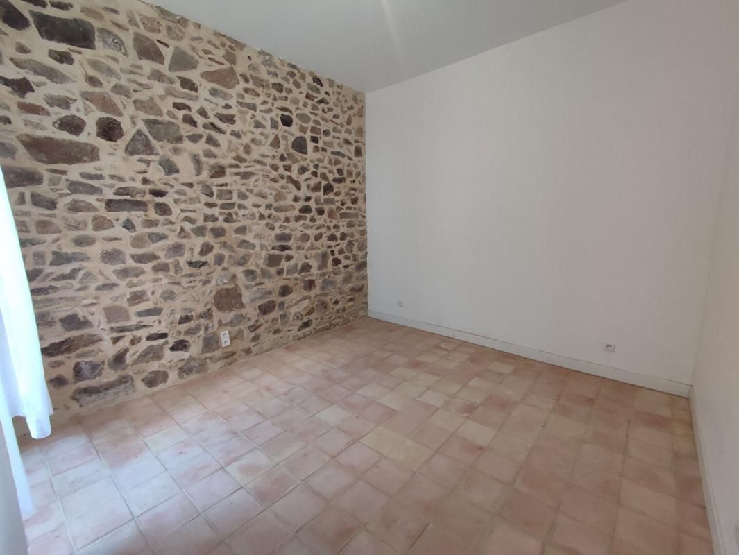 CHABANAIS Immeuble XVII éme siècle de 126 m2 Aucun Travaux à Prévoir 4