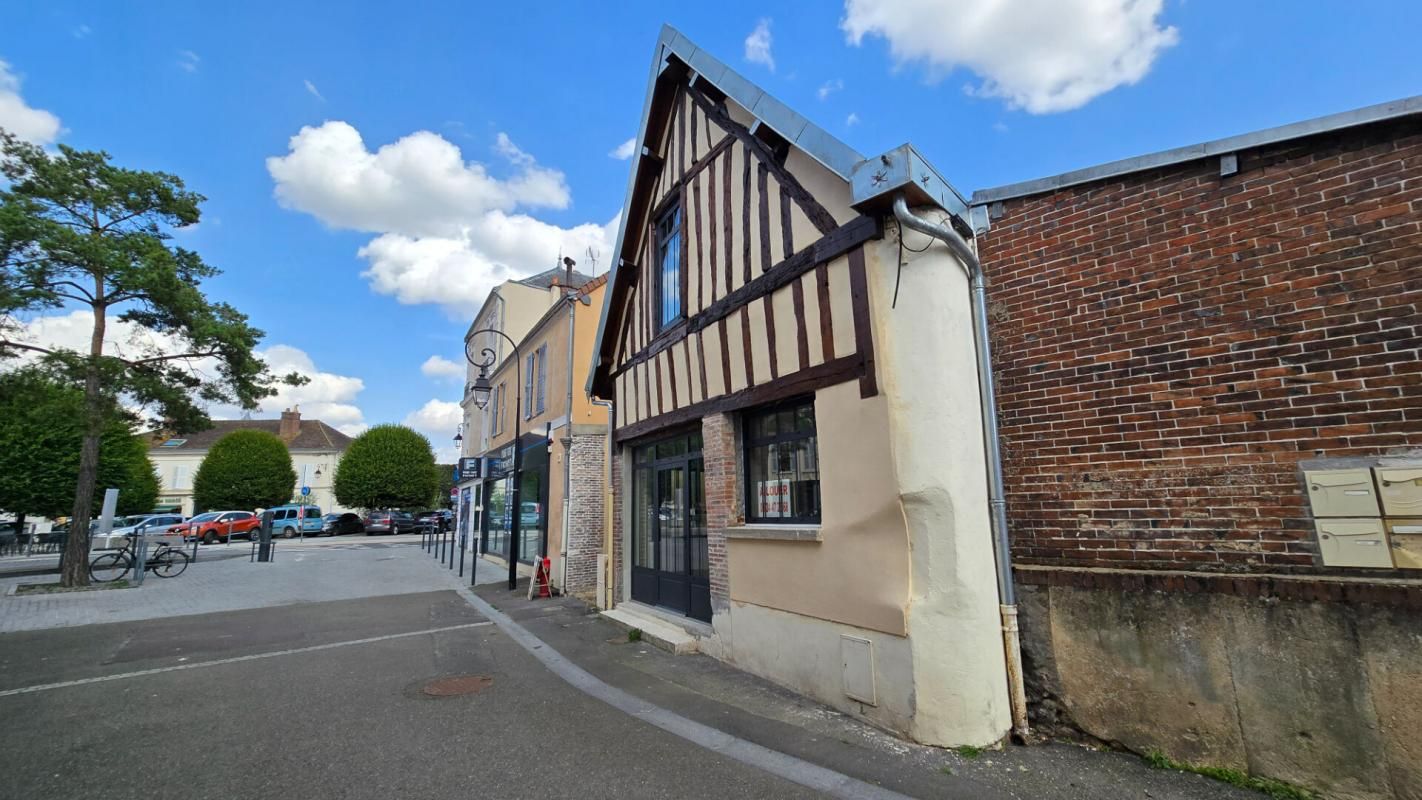 DREUX 28100 DREUX- Local commercial 120 m², accès PMR 3