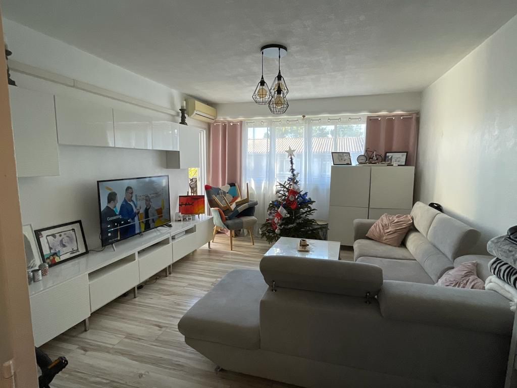 Appartement Villeneuve Les Avignon 3 pièce(s) 64 m2 132 000