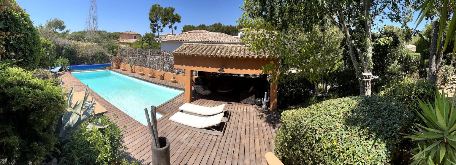 SANARY-SUR-MER Villa Sanary Sur Mer- 6 pièces avec piscine - 130 m2 - 930 000 Euros 2