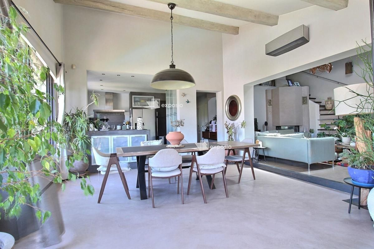 SANARY-SUR-MER Villa Sanary Sur Mer- 6 pièces avec piscine - 130 m2 - 930 000 Euros 3