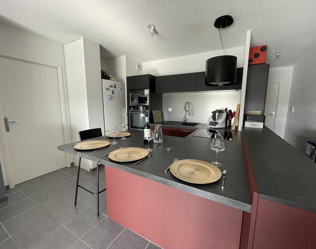 CORNEBARRIEU OPPORTUNITÉ À SAISIR - SUPERBE T3 AVEC GRAND BALCON ET DOUBLE PARKING 3