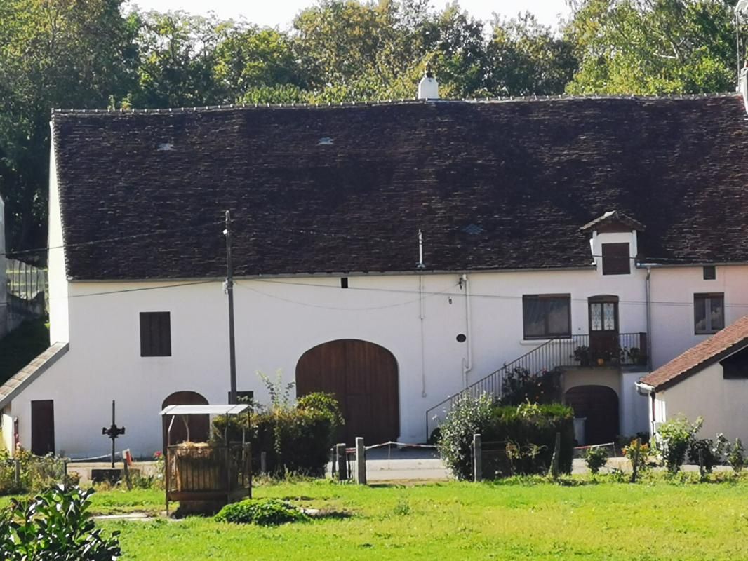 TRENAL Ferme 400m² Lons le Saunier 2