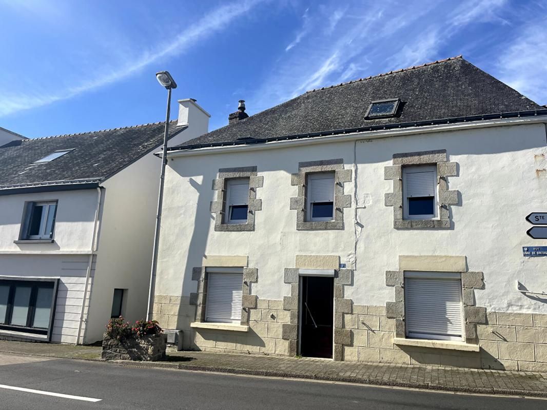 EN PLEIN COEUR DE VILLAGE MAISON A RENOVER