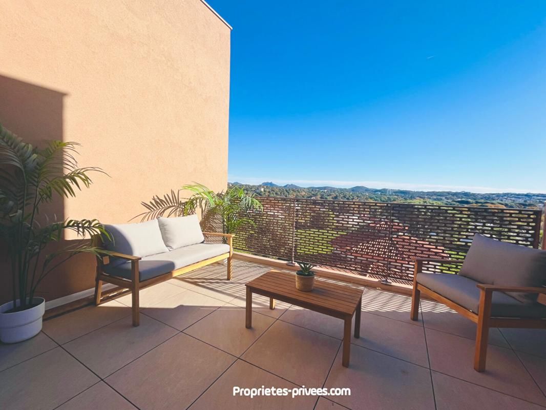 FREJUS Fréjus 4 pièces 82 m2, terrasse 12m2, toit terrasse de 63m2 2