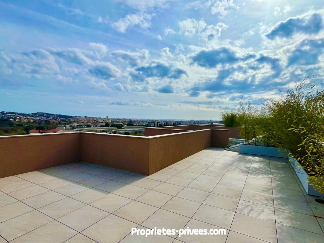 FREJUS Fréjus 4 pièces 82 m2, terrasse 12m2, toit terrasse de 63m2 3