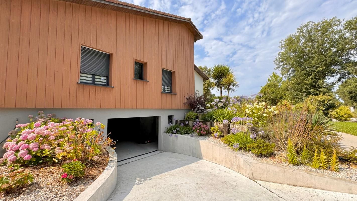 LEGE-CAP-FERRET VILLA SUR VASTE SOUS-SOL DE 100 m² ! 4