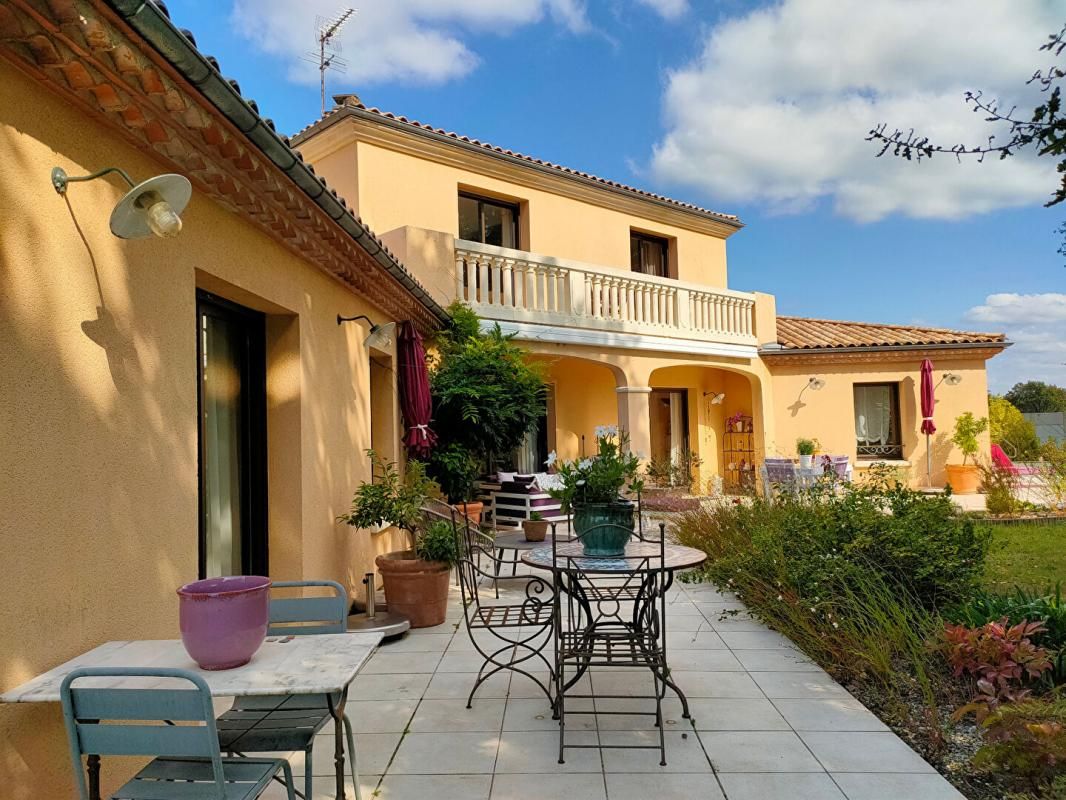 MONTUSSAN BELLE DEMEURE DE CHARME - 236 M² - DOUBLE GARAGE - PISCINE - TERRAIN 4289 M² 2