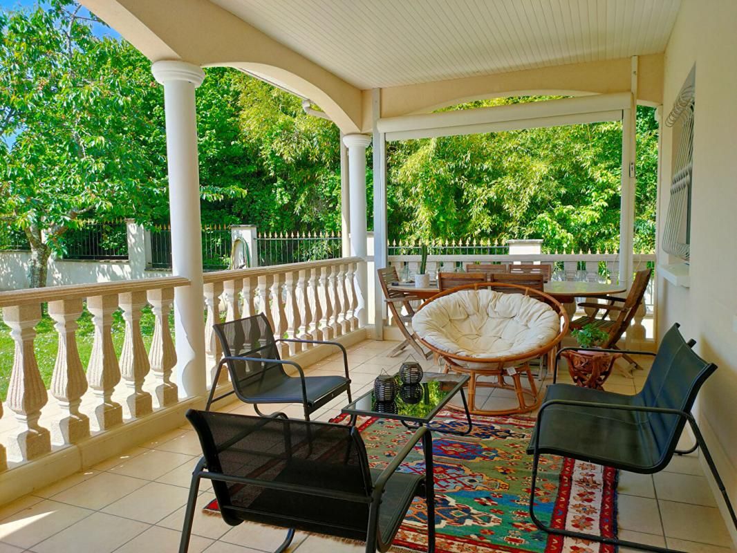 YVRAC MAISON 170 m² - 6 PIECES - GARAGE 215 m² - TERRAIN 1910 m² 4