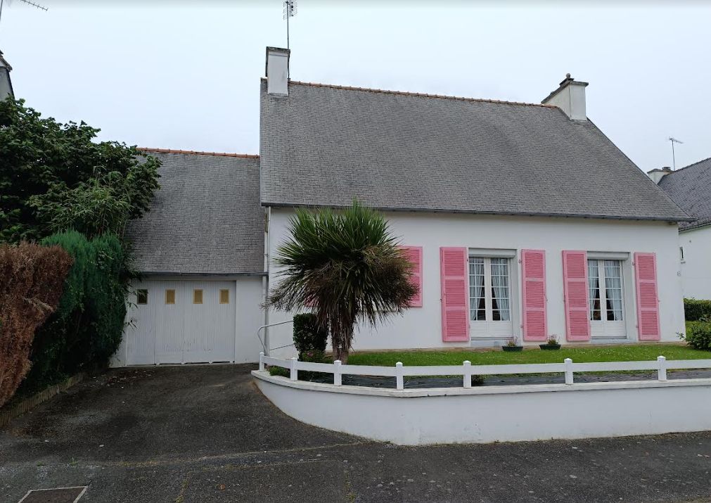 29520 Châteauneuf du Faou maison de plain pied 2 chambres salle d'eau et garage au calme