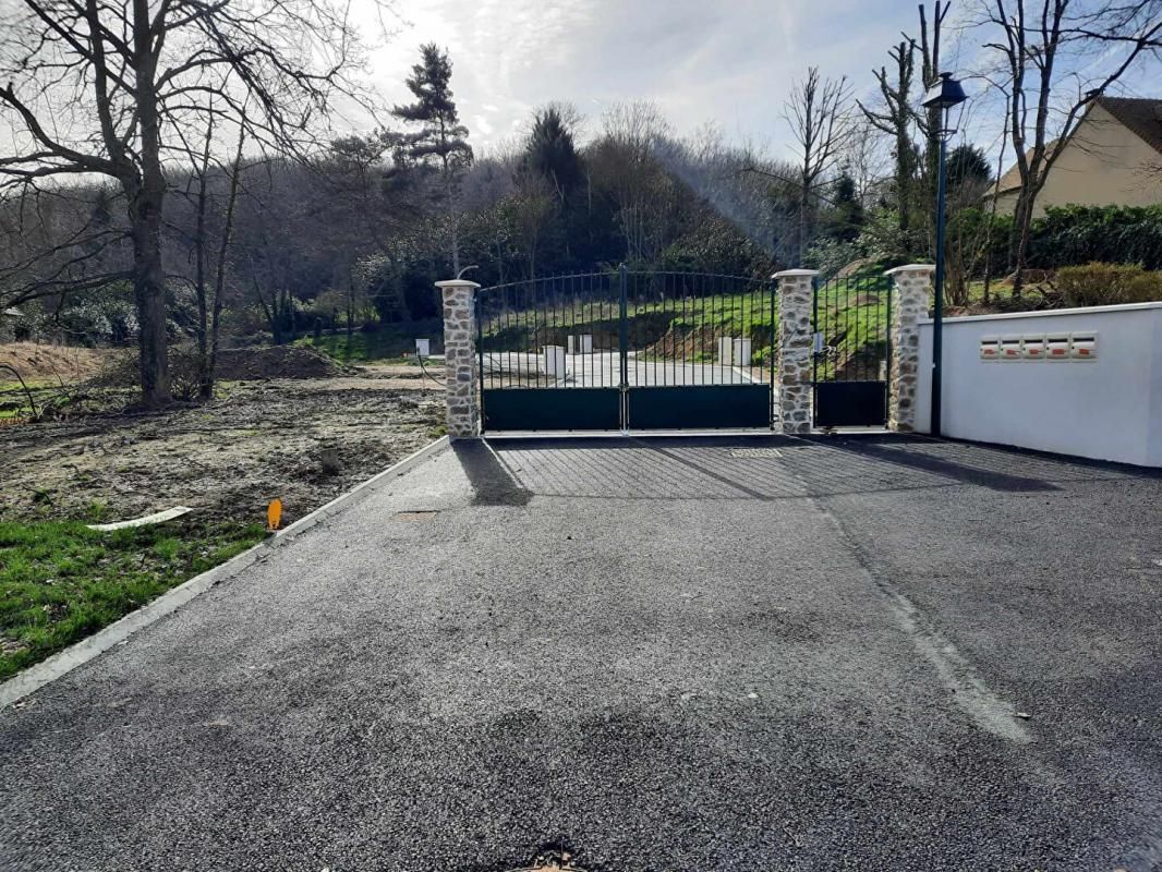 BAZOCHES-SUR-GUYONNE Residence privée Terrain constructible Bazoches Sur Guyonne 700 m2 3