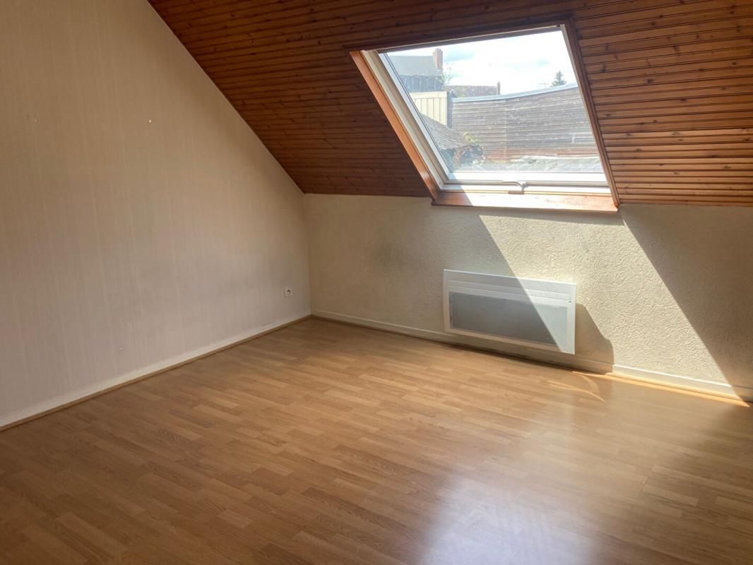 GOURNAY-EN-BRAY centre ville de Gournay En Bray, Studio de  24 m2, libre de suite sans travaux 2