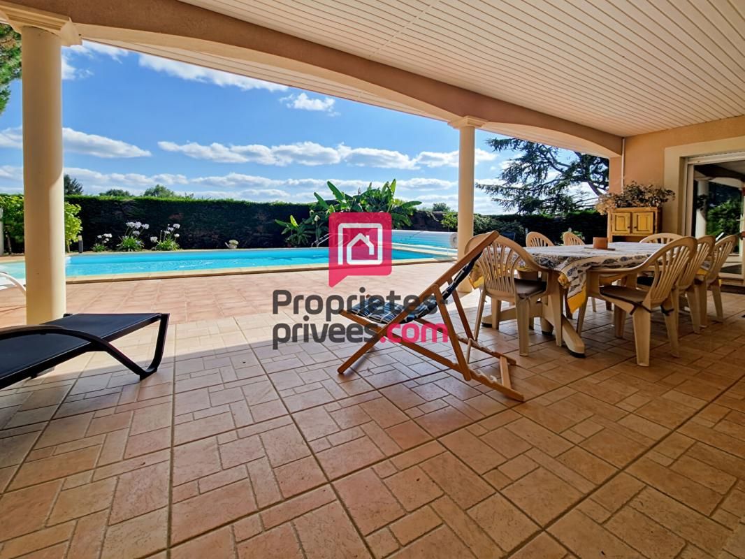 BAZAS Maison de plain-pied 163 m2, 6 pièces, double garage et piscine 2