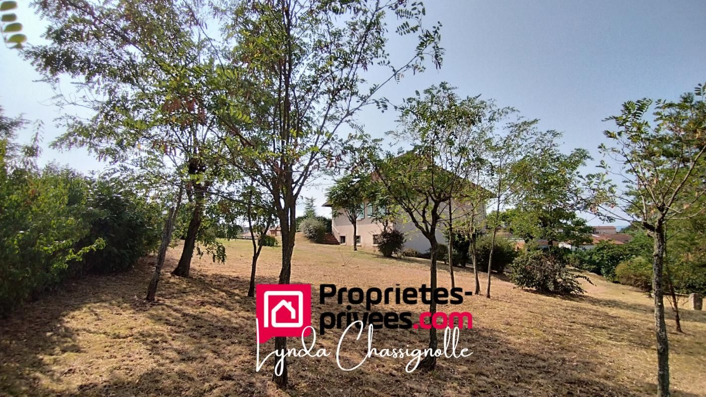 Maison - Commelle Vernay - 5 chambres  + Parcelle constructible